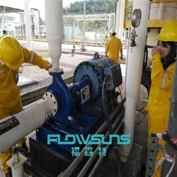 Mae Tîm Technegol Flowsuns yn darparu cefnogaeth ar y safle i Brosiect Petronas ym Malaysia